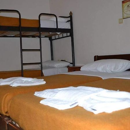 Athina Hotel 네오스 판델레이몬나스 외부 사진