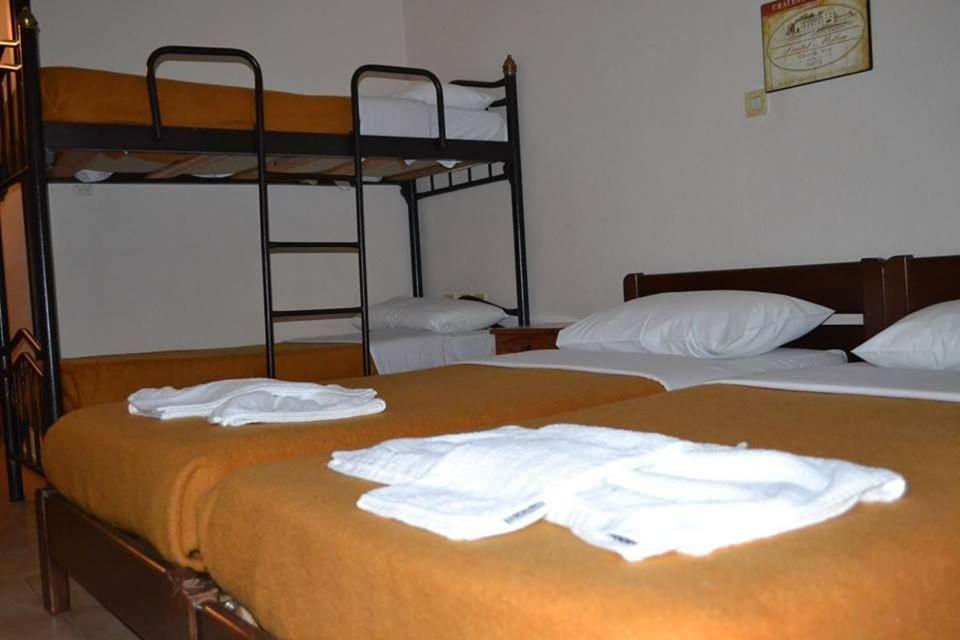 Athina Hotel 네오스 판델레이몬나스 외부 사진